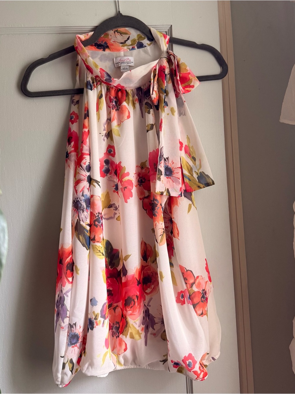 Sweet Pea by New York & Co Floral Halter Blouse in Cream with  Flowers